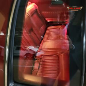 Buick riviera 1990 vista interior asientos traseros ventana lateral trasera color Deep Crimson Red