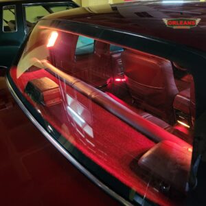 Buick riviera 1990 vista interior asientos traseros luna trasera luces color Deep Crimson Red