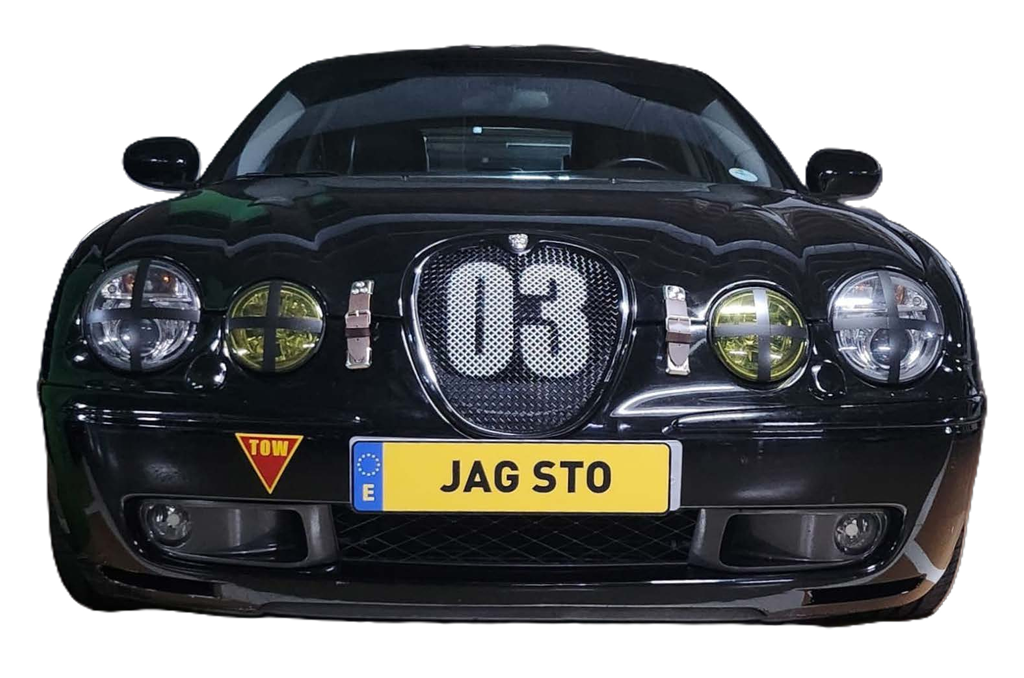 Jag STO-R 03 clásico moderno basado en Jaguar S-Type-R vista frontal color Metal Black