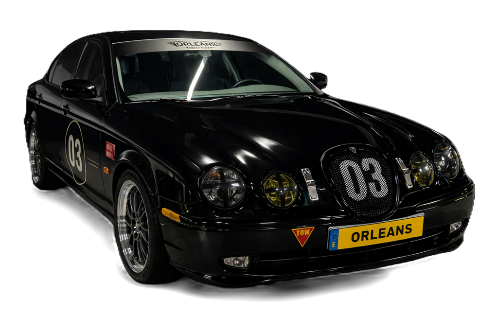 Jag STO-R 03 clásico moderno basado en Jaguar S-Type-R vista frontal oblicuo color Metal Black