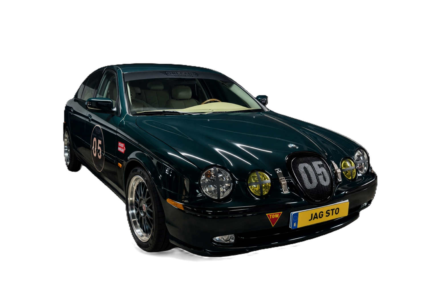 Jag STO 05 clásico moderno basado en Jaguar S-Type vista oblicua frontal color british racing green