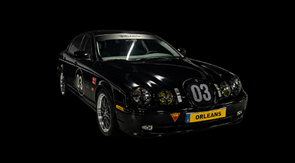 Jag STO-R 03 clásico moderno basado en Jaguar S-Type-R vista oblicua frontal color Metal Black