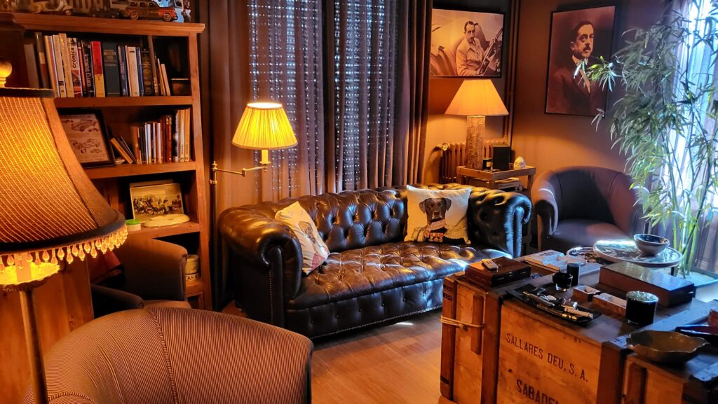 Club Orleans Cars, Jag STO y American Cars, modern classic cars interior 6