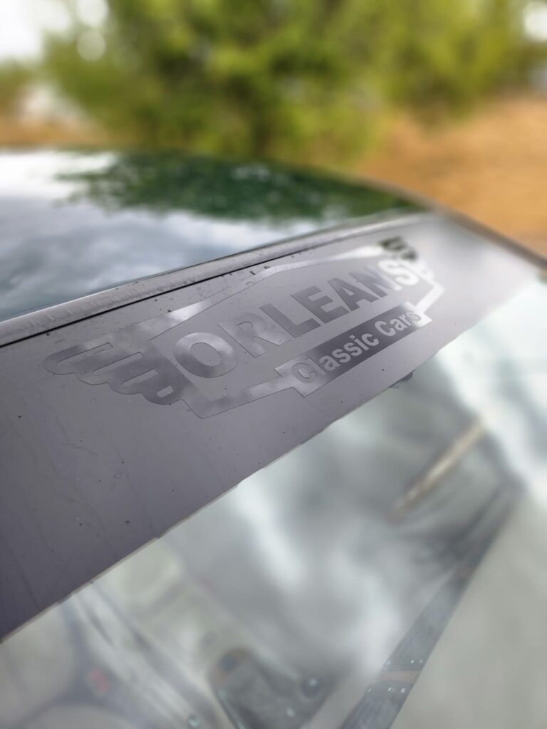 Jag STO 05 clásico moderno basado en Jaguar S-Type vista exterior visera orleans classic cars color British Racing Green