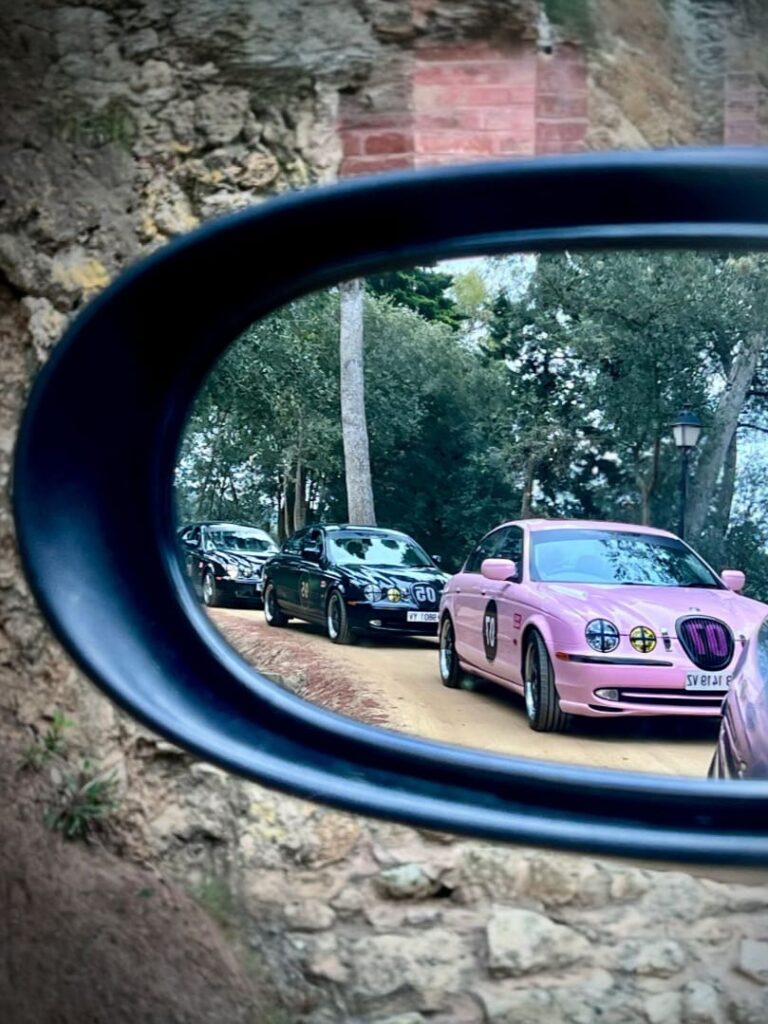 Jags STO 07 09 05 03 clásico moderno basado en Jaguar S-Type vista exterior