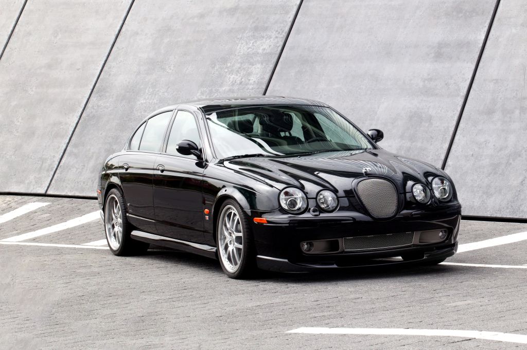 Jaguar S Type Qué define a un Clásico Moderno británico: youngtimers que marcan la diferencia jaguar S type orleans cars